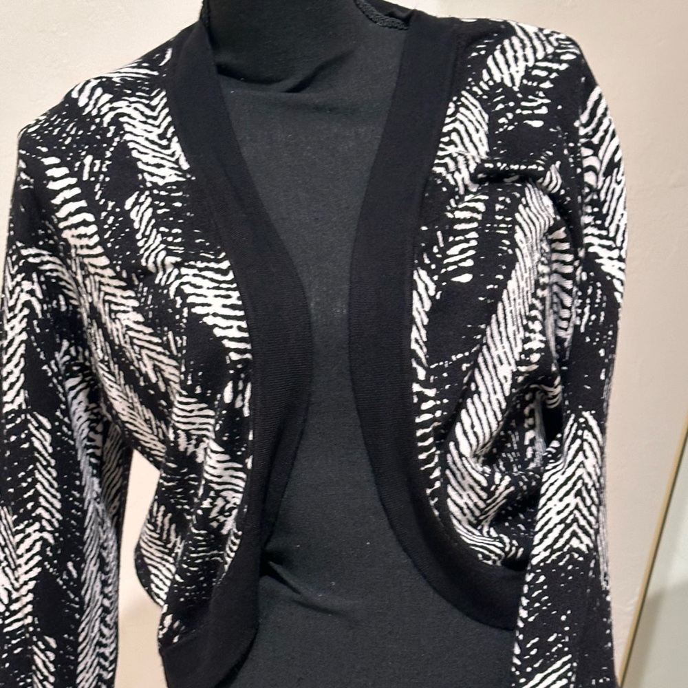 Lightweight cardigan top
